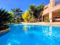PERPIGNAN | VILLA DE CARACTÈRE DE 194 M² AVEC SÉJOUR CATHÉDRALE, JARDIN ARBORÉ DE 1 119 M² ET PISCINE — photo 4