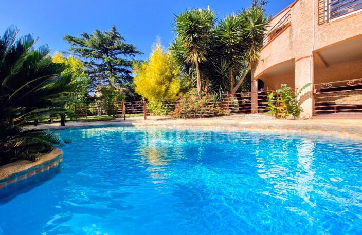 PERPIGNAN | VILLA DE CARACTÈRE DE 194 M² AVEC SÉJOUR CATHÉDRALE, JARDIN ARBORÉ DE 1 119 M² ET PISCINE — photo 4