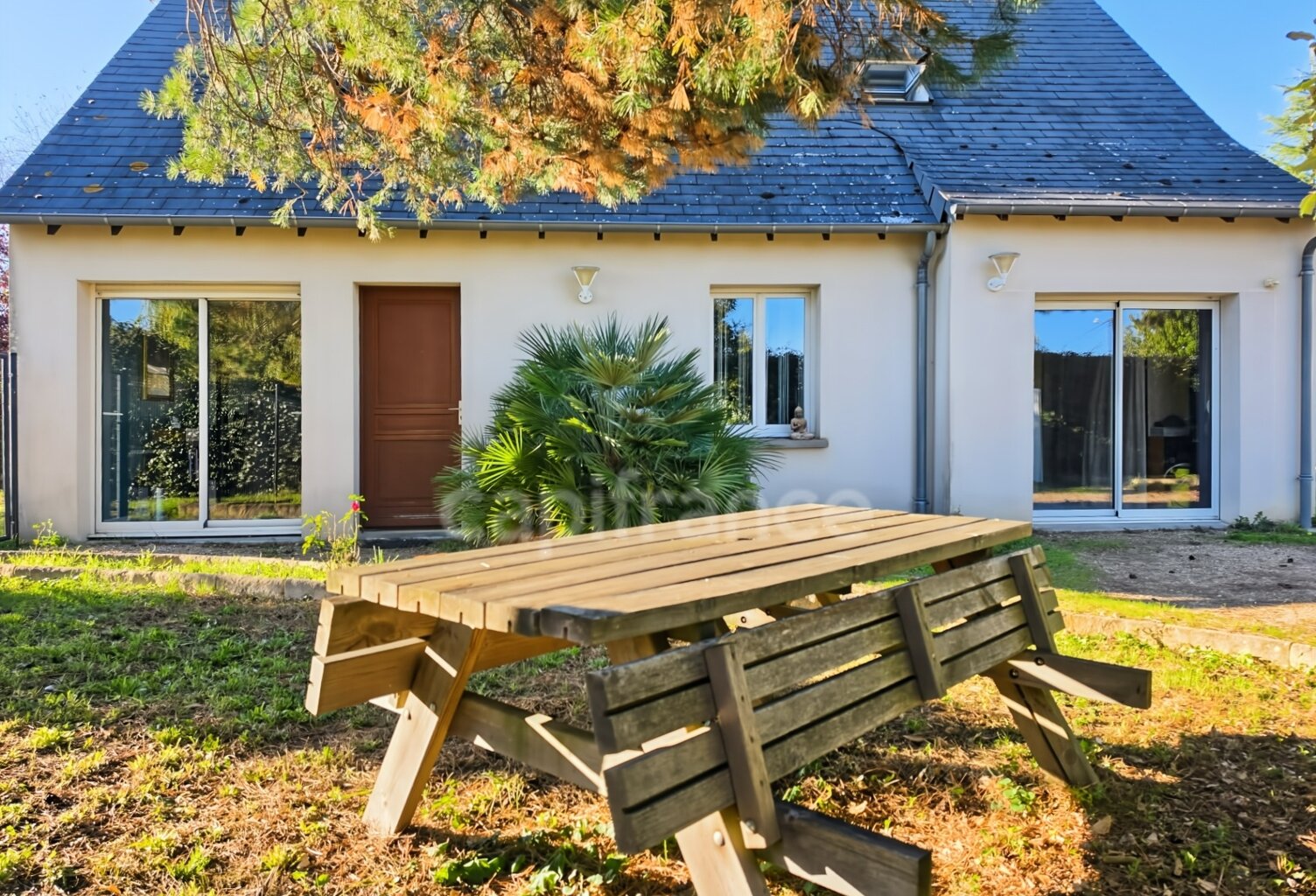 À 25 minutes de Tours, pavillon familial avec piscine et vue sur la campagne — photo 1