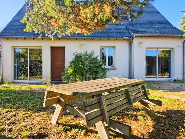 À 25 minutes de Tours, pavillon familial avec piscine et vue sur la campagne — photo 1