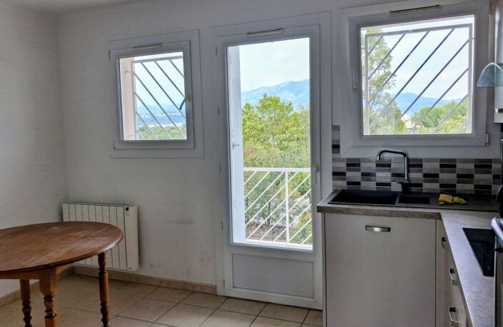 Appartement de 74m2 à louer sur Le Pradet — photo 2