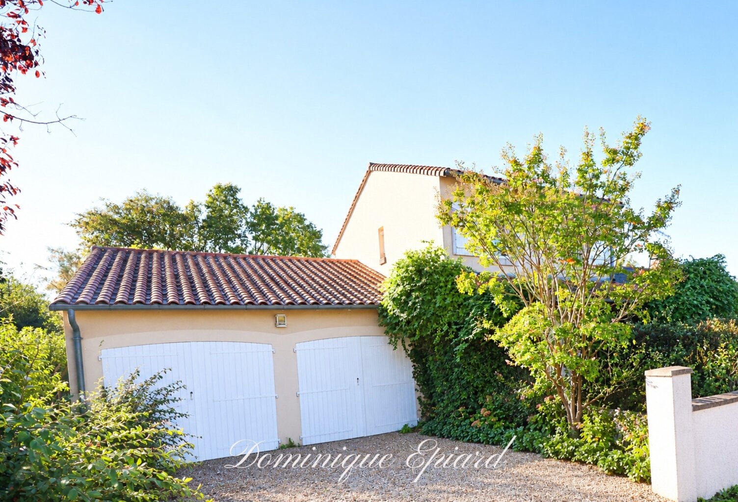 NOUAILLÉ-MAUPERTUIS – Commerces à pied – construction brique MONOMUR 133m2 – 4 CHAMBRES – DPE C – DOUBLE GARAGE — photo 1
