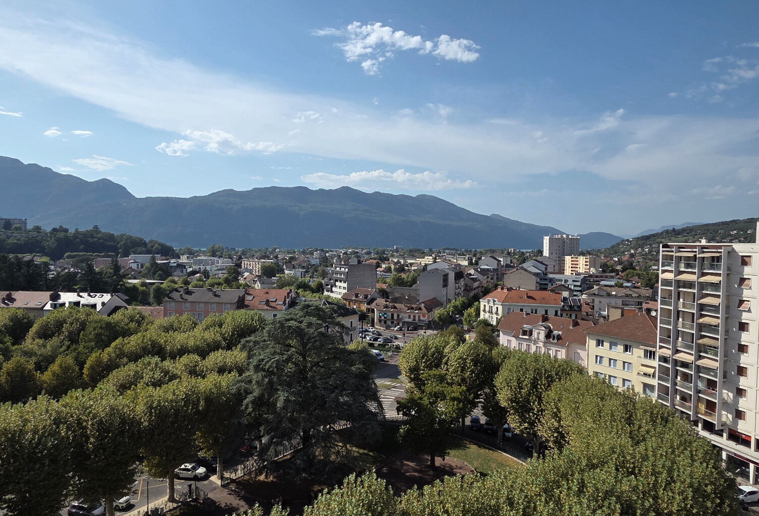 Appartement (73)AIX-LES-BAINS CENTRE-VILLE – APPARTEMENT 81,45 m² – 2 CHAMBRES – GARAGE ET CAVE — photo 1