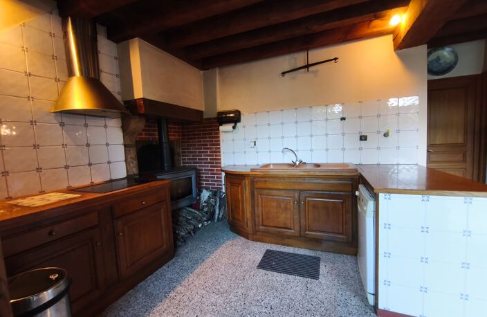 Propriété de caractère  avec vue – Longère, grange et gîte – 320 m² habitables – 5 chambres + gite 3 chambres – 2 vérandas - 3 ha de terrain et bois – 297 000 €  Creuse / Indre — photo 3