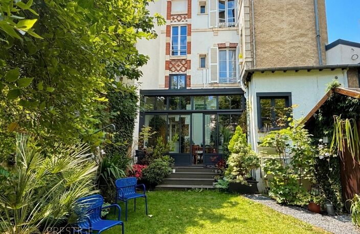 Orléans Dunois, Maison à vendre, belles prestations, 4 chambres suites. Jardin et stationnement — photo 3