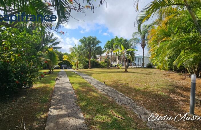 Villa T6 pièces Piscine et Grand jardin arboré  BAIE MAHAULT (971) — photo 3