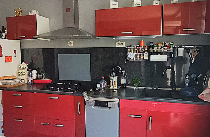 Maison 130 m2 - 3 chambres – jardin – Centre ville de PUY GUILLAUME (63290) — photo 2