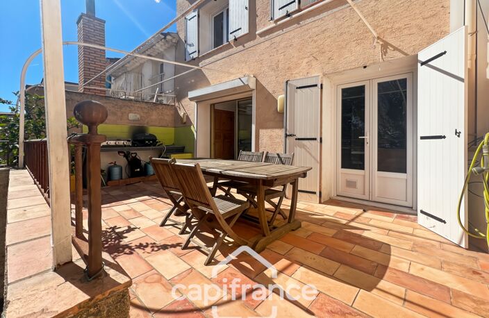 Maison à vendre 8 pièces LA CRAU (83) - Sur la place du Village - lumineuse - 165m² — photo 4