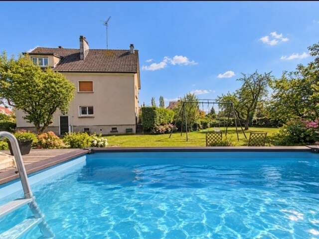 Axe NANCY EPINAL - PROPRIÉTÉ à vendre 7 pièces secteur CHARMES (88) avec PISCINE hors-sol, JACUZZI et TERRAIN de 2415 m2 — photo du bien