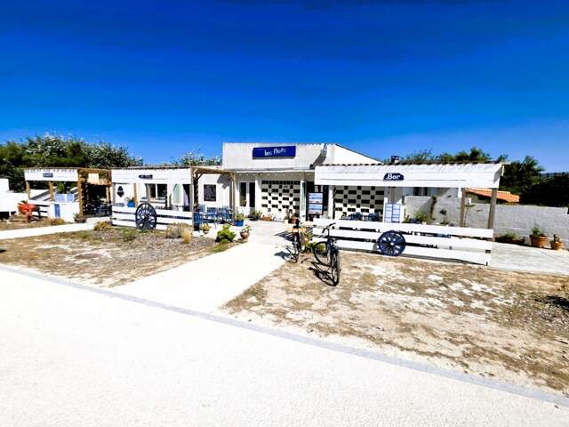ILE D'OLÉRON (17) A Vendre Murs avec 2 logements et Fonds commerce Bar-Resto de plage emplacement N°1 côte Ouest — photo du bien