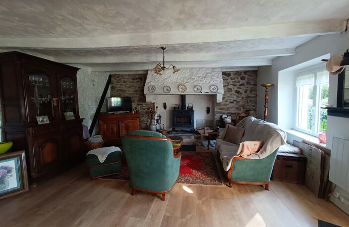 Maison en pierre 94 m² avec jardin arboré de 952 m², dépendances et serre – 3 chambres — photo 3