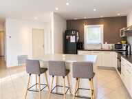 Dpt LANDES (40), à vendre proche de HAGETMAU Maison contemporaine de plain pied T5 de 111 m² avec piscine sur terrain de 850 m² au calme — photo 2