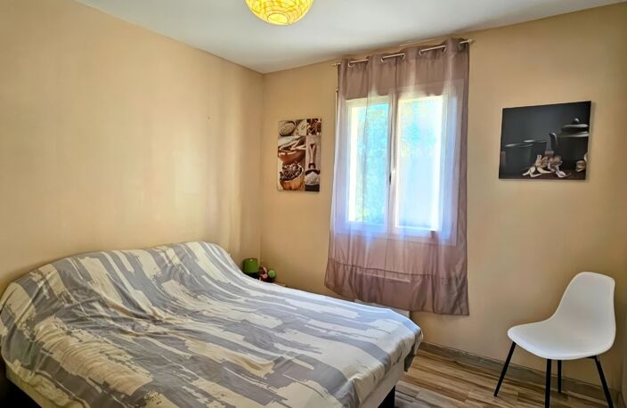 Dpt LANDES (40), à vendre proche de HAGETMAU Maison contemporaine de plain pied T5 de 111 m² avec piscine sur terrain de 850 m² au calme — photo 4
