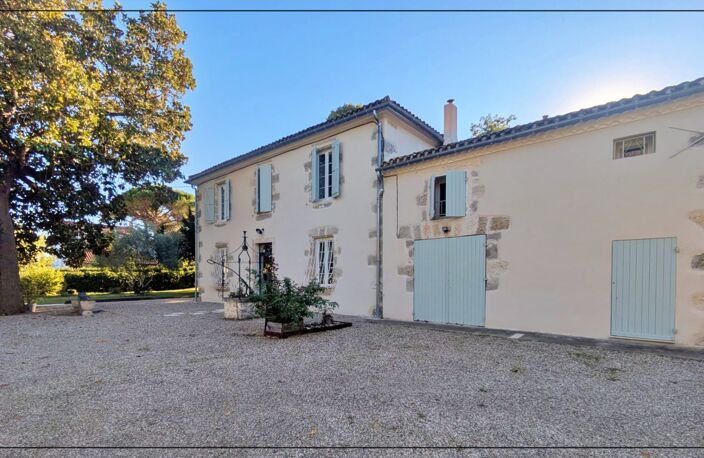 Maison de maître de caractère avec piscine, grand terrain et gîte indépendant — photo 2