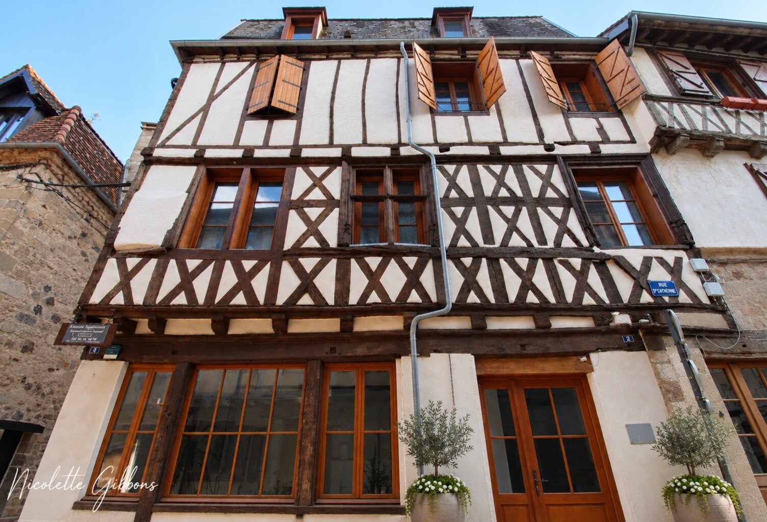 BEAULIEU-SUR-DORDOGNE – IMMEUBLE DE RAPPORT DU XVIIe SIÈCLE AU CŒUR D’UN DES PLUS BEAUX VILLAGE DE FRANCE — photo 1