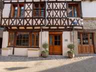 BEAULIEU-SUR-DORDOGNE – IMMEUBLE DE RAPPORT DU XVIIe SIÈCLE AU CŒUR D’UN DES PLUS BEAUX VILLAGE DE FRANCE — photo 2