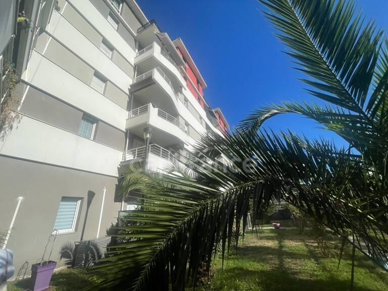 LORMONT – RESIDENCE SERVICES SENIORS - Appartement T2 de 41,96 m² — photo 1