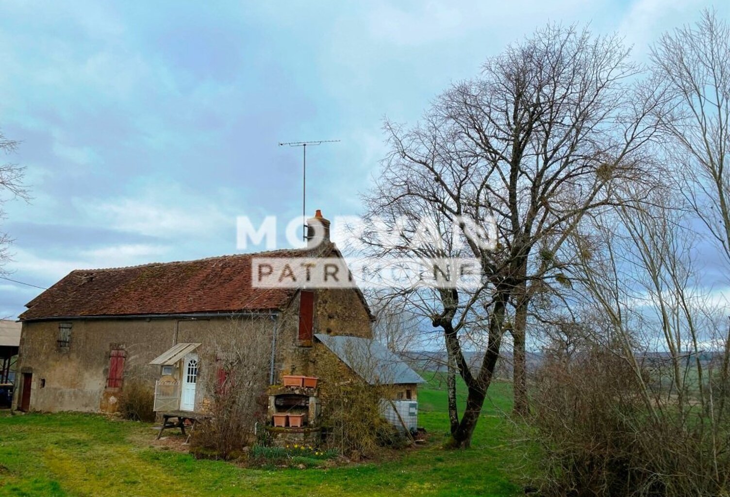 MAISON ET DEPENDANCES SUR BEAU TERRAIN AVEC VUE DEGAGEE — photo 1