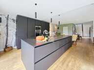 MAISON INDIVIDUELLE EN BRIQUES DE 2020 AVEC UN ESPACE DE VIE DE 56 M², JARDIN, GARAGES DEUX VOITURES — photo 4