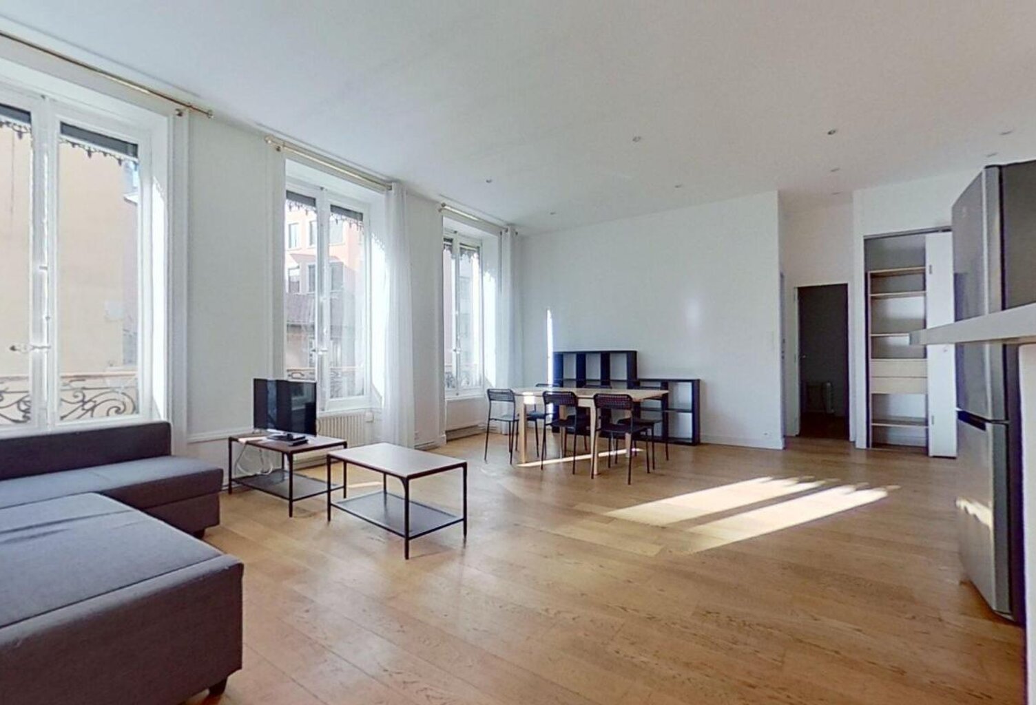 37 rue Paul Chenavard Lyon 69001  - T2 bis Meublé - 1190  €CC — photo 1