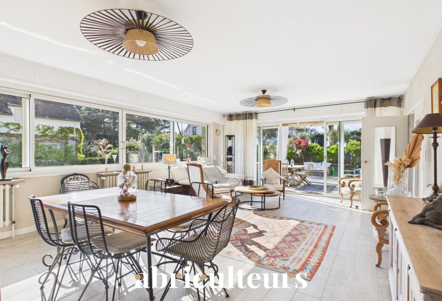 Villa d’exception à 80 m de la Grande Plage – 205 m² – 8 chambres – Jardin paysager, terrasse et grand garage – Carnac Plage — photo 1