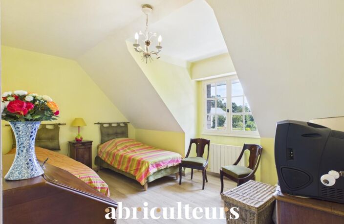 Spacieuse maison familiale de 160 m² sur parc arboré de 2 110 m² – Quartier recherché du Teninio à Vannes — photo 3