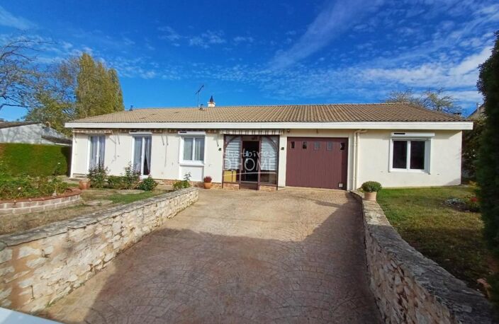 Maison de plain-pied avec terrasse et vue dégagée sur la campagne — photo 2