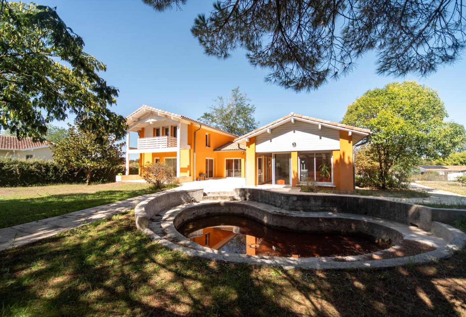 Maison À Vendre - Grande parcelle de 2500m² au calme — photo 1