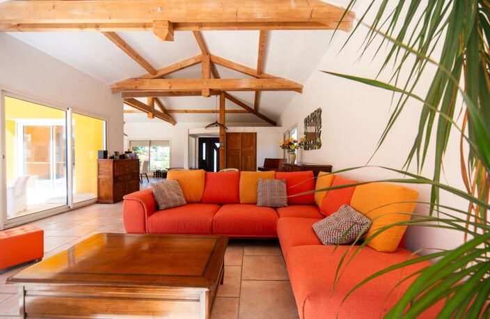 Maison À Vendre - Grande parcelle de 2500m² au calme — photo 4