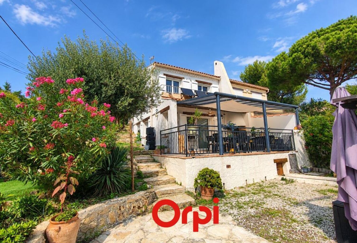 MAISON BANDOL AVEC JARDIN PROCHE DES COMMERCES — photo 1