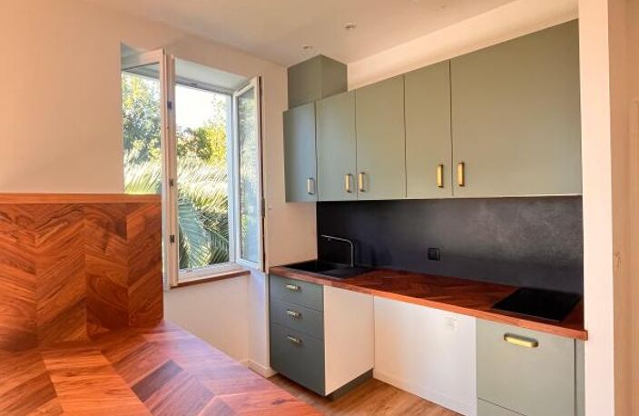 T2 PROCHE COMMERCES — photo 2