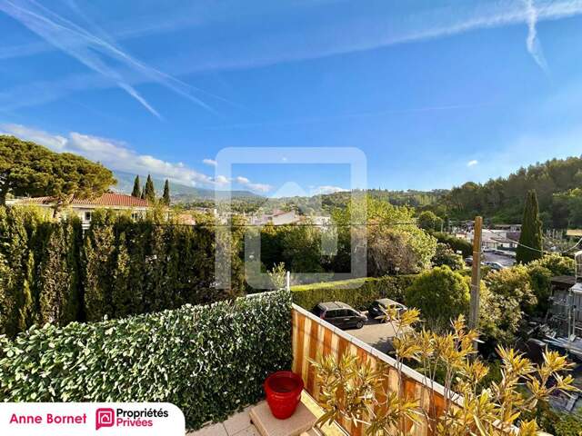 Appartement en toit-terrasse avec 48 m2 d'extérieur, double garage, cave — photo du bien