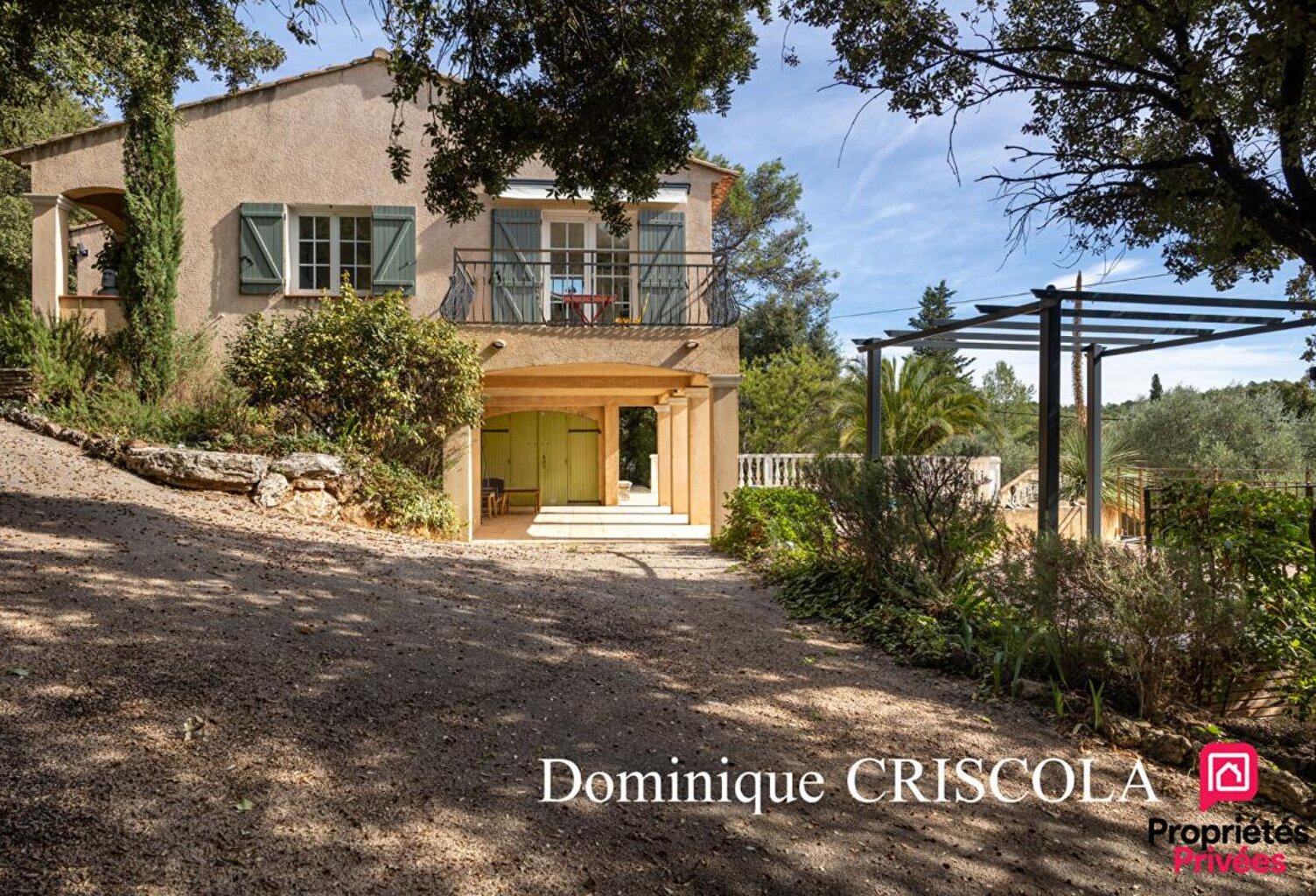 Ste Anastasie Sur Issole : Maison 8 pièces en position dominante avec garage, piscine chauffée et nombreuses terrasses — photo 1