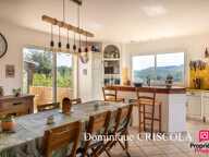 Ste Anastasie Sur Issole : Maison 8 pièces en position dominante avec garage, piscine chauffée et nombreuses terrasses — photo 2