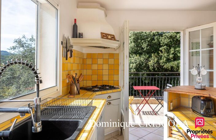 Ste Anastasie Sur Issole : Maison 8 pièces en position dominante avec garage, piscine chauffée et nombreuses terrasses — photo 5