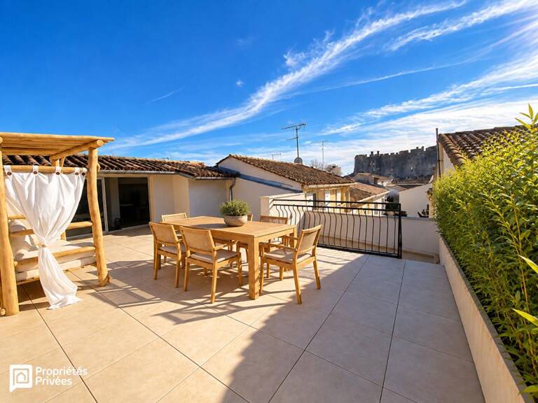OPPORTUNITE RARE - MAISON DE VILLAGE AVEC DOUBLE GARAGE ET TOIT-TERRASSE - AIGUES MORTE - 545 000 Euros — photo 1