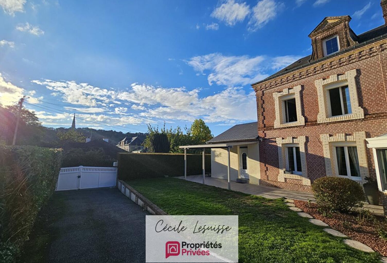 Très belle maison de caractère en plein coeur de Lillebonne — photo 1