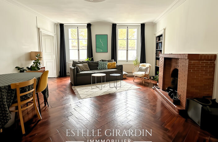 Nantes centre - Appartement de caractère de 97 m² avec garage et cave voûtée — photo 2