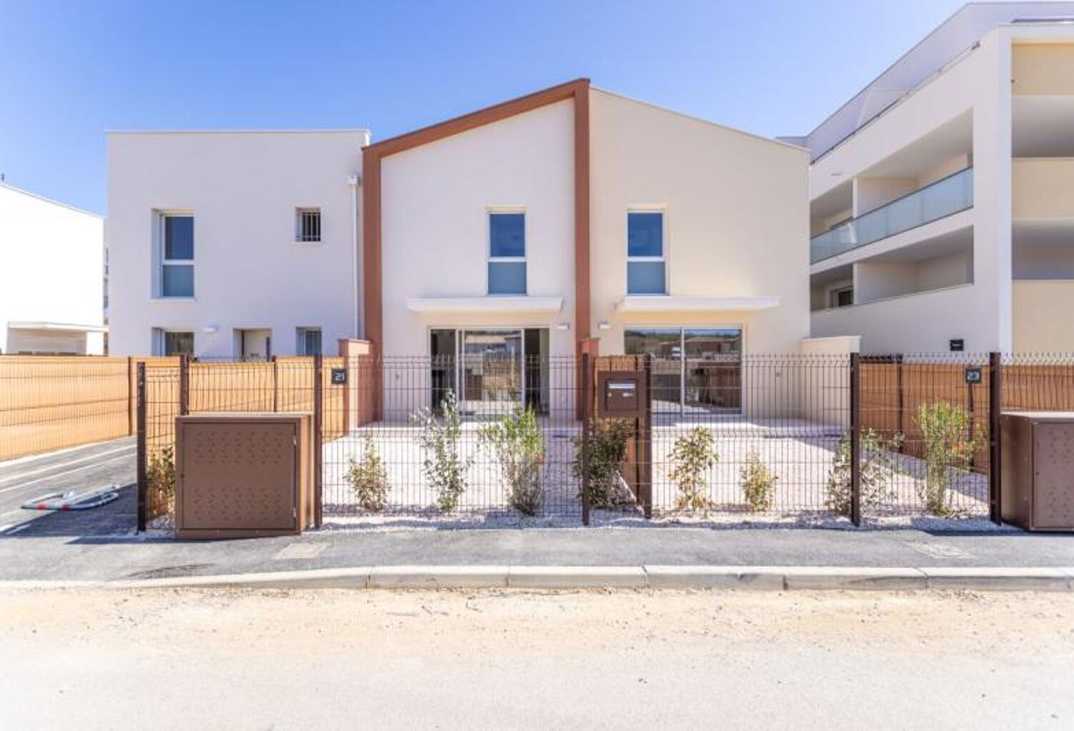 SAUVIAN, Maison T3 avec Jardin plein Sud et 2 Parkings — photo 1