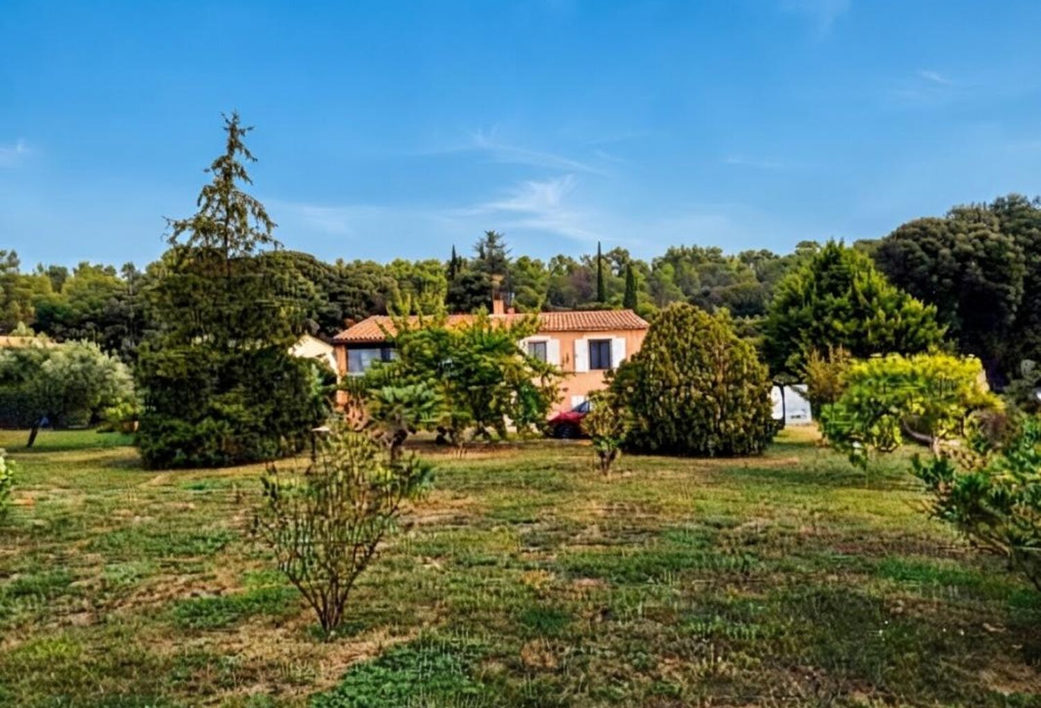 Maison Regusse 4 pièce(s) 115 m2 avec piscine et garage — photo 1