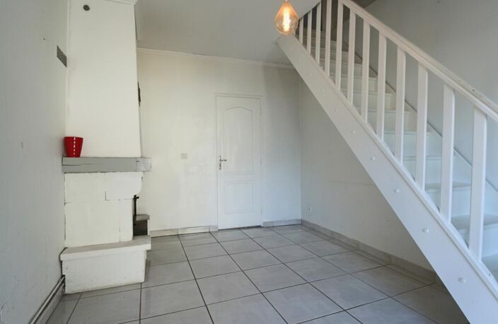 Maison rénovée avec dépendance et cour close - Charme, volumes et potentiel — photo 5