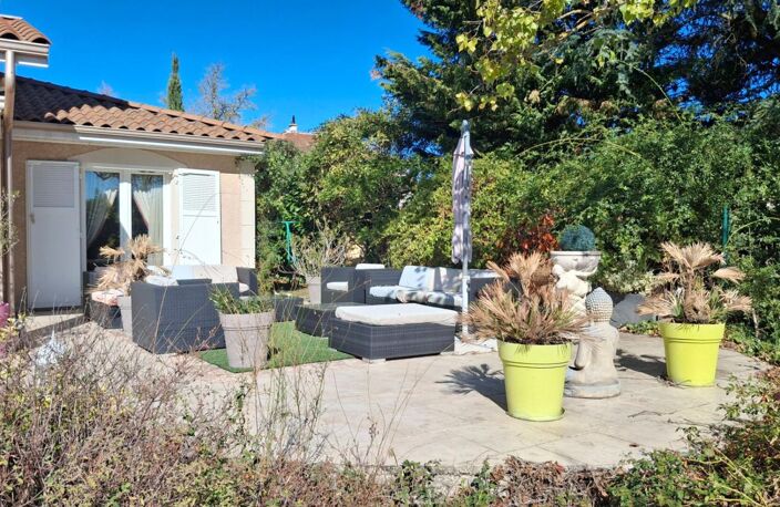 Charmante demeure familiale avec piscine, jardin et beaux volumes — photo 2
