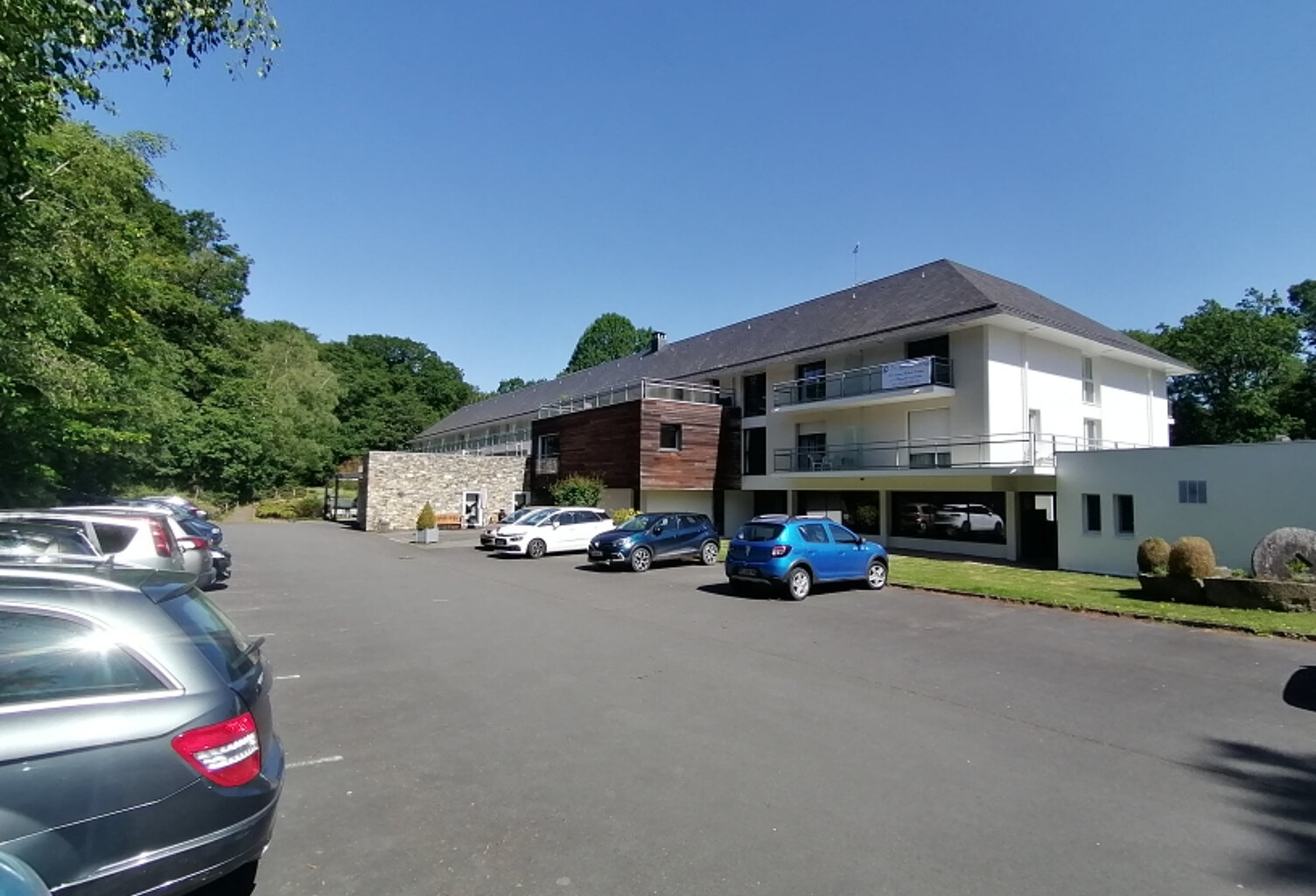 BAGNOLES DE L'ORNE (61140) , DANS UNE RESIDENCE SENIORS,  Station thermale,   appartement 1 pièce, 30  m2 environ, PRIX 75 000  honoraires 7,14% inclus à la charge de l'acquéreur soit 70 000  hors honoraires — photo 1