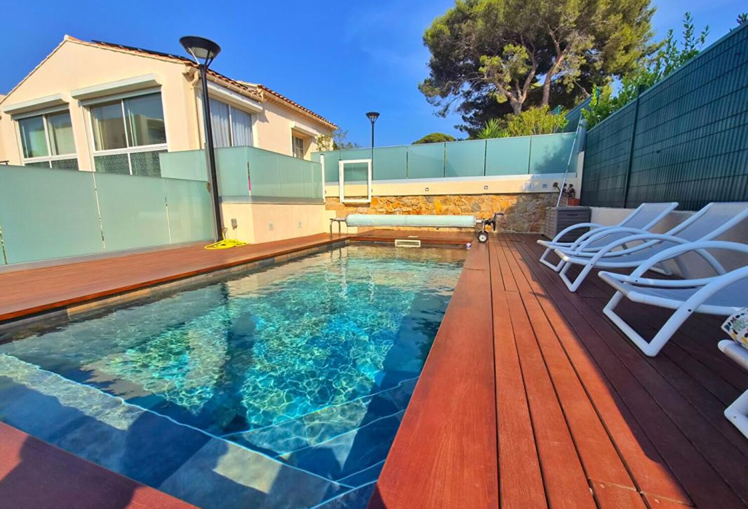 VILLA LE BRUSC- PROCHE PORT A PIED — photo 1