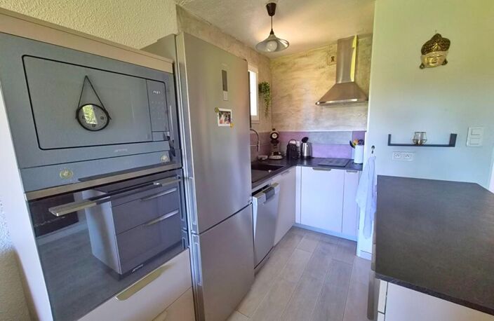 APPARTEMENT T2 SANARY- PROCHE PORT A PIED — photo 3