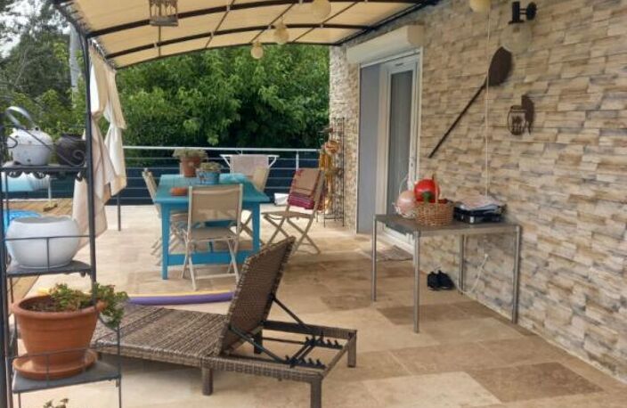 SALERNES (83), parfait état, villa T4, chambres 96 m2 — photo 5