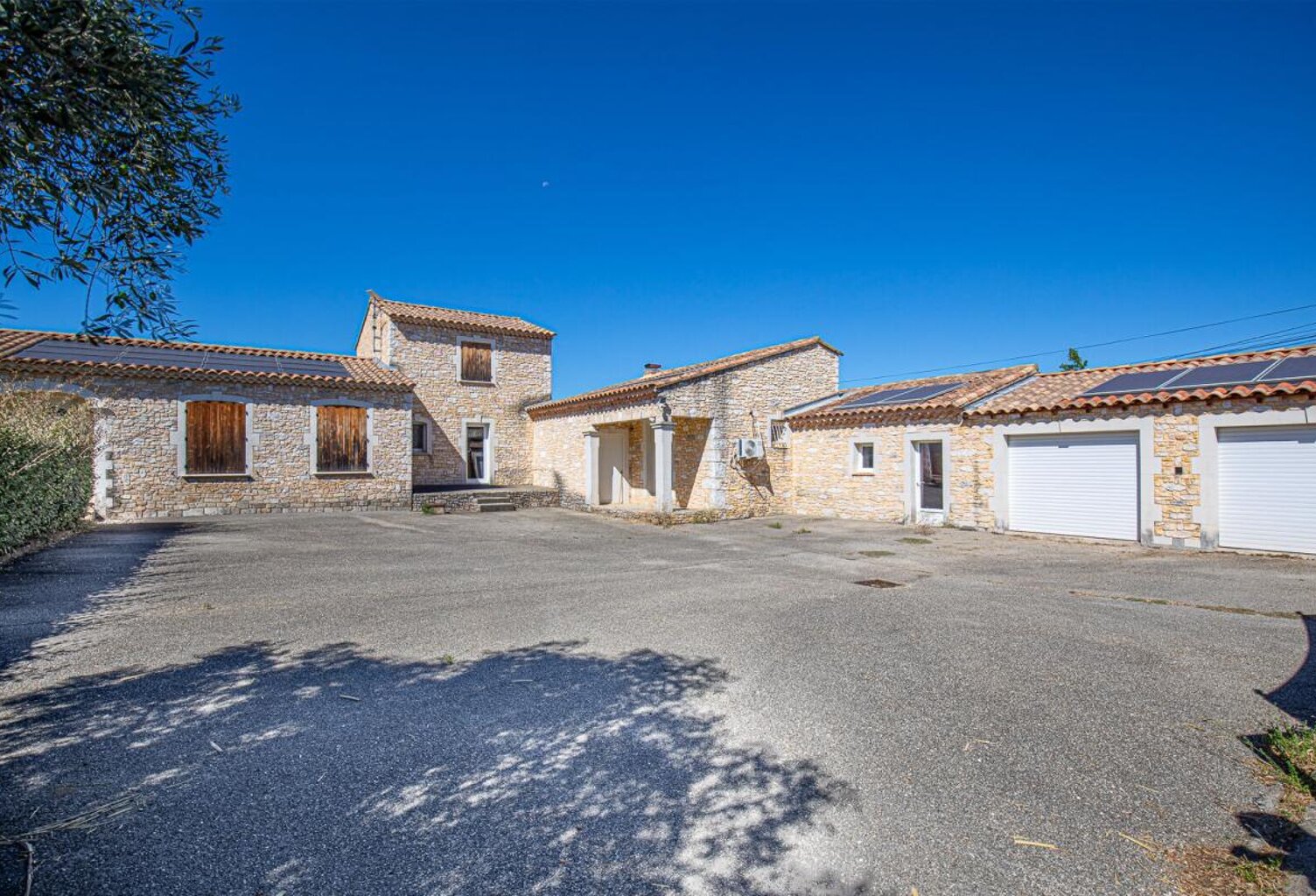 30126 Saint Laurent Des Arbres, calme,  2   jolies villas 15 pièces,  sur un terrain de 1050m2 — photo 1