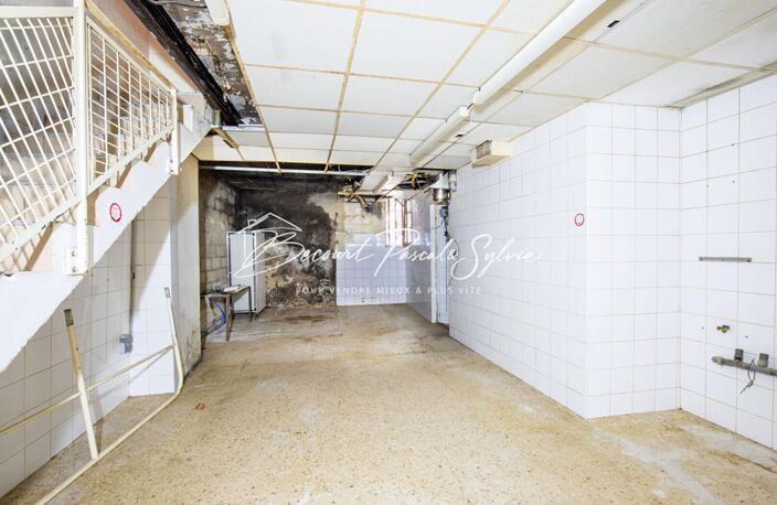 BAISSE DE PRIX - Immeuble de rapport  de 313 m2 avec commerce à Apt (84) — photo 3