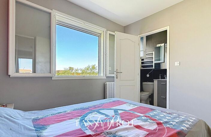 A Saint-Cyprien, maison 4 faces de 120m² sur une parcelle de 838m² avec piscine et garage — photo 5