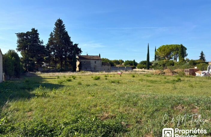 TRAVAILLAN : 960 m²  pour donner vie à votre projet ! — photo 2